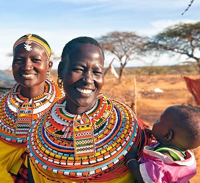 Safari en 4x4 dans les parcs du Masai Mara et du Lac Nakuru, safari à pied et en bateau à Naivasha et rencontres avec les Masai 