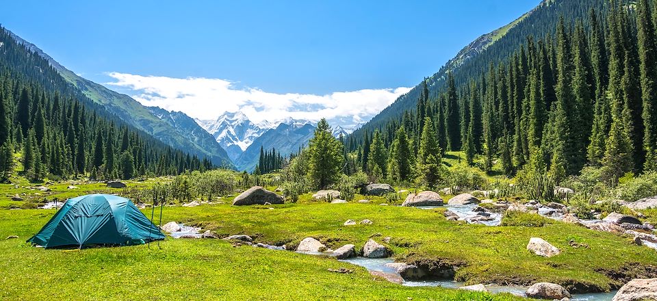 Randonnées pédestres et équestres au Kirghizistan entre lacs et canyons avec nuit sous tente et sous yourte, un voyage 100% nature
