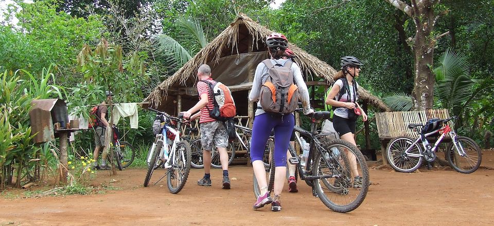 Randonnées à VTT et à pied à travers l'ancienne capitale de l'empire khmer et les monts Cardamome