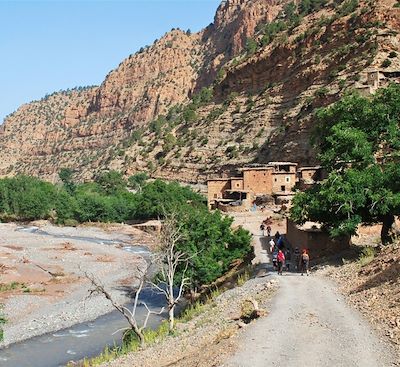 Randonnée à pied au cœur des villages berbères et les belles cultures en terrasses