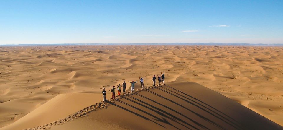 Trek dans le Sahara désert marocain et la vallée du Drâa : circuit de Ouarzazate à Chegaga, en passant par le djebel Bani