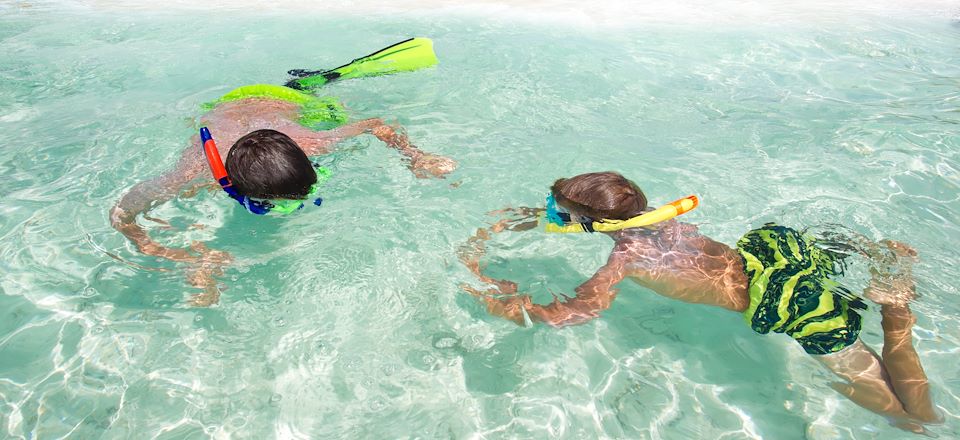 Cabotage d'îles en îles aux Maldives, baignade et snorkeling dans un aquarium géant !