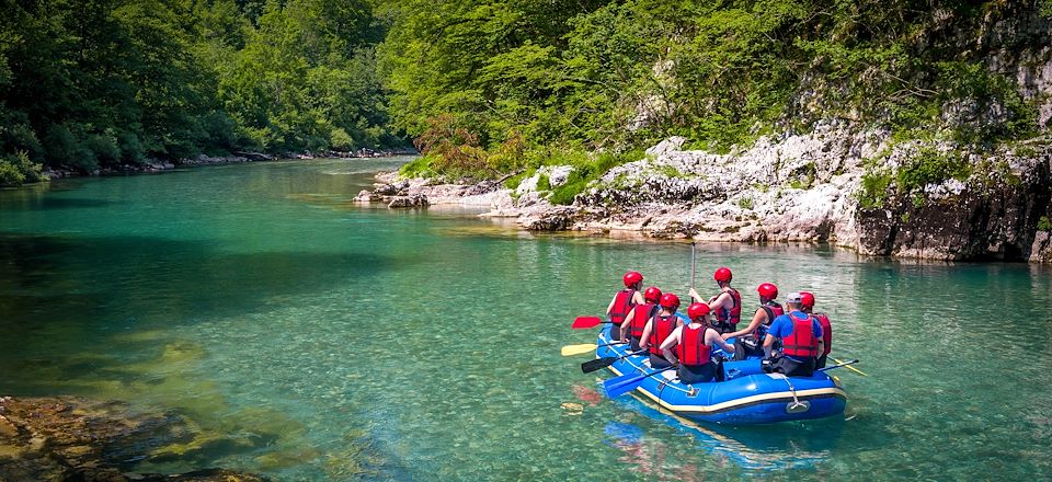 Découverte tonique à pied, à vélo et en rafting d'un petit pays aux charmes multiples.