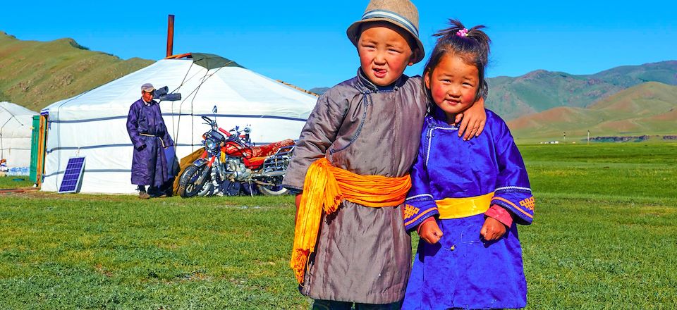 En famille, partez vivre la vie de nomade au cœur des spectaculaires paysages de steppe.