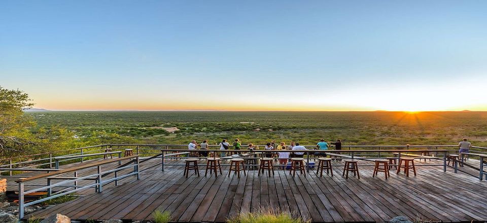 Vacances entre filles en Namibie : road trip découverte des incontournables du Fish River Canyon au P.N d'Etosha en hôtel, lodge..