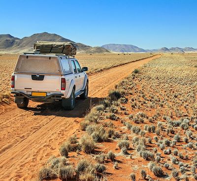 Autotour en 4x4 avec tente sur le toit, une traversée de la Namibie du parc d'Etosha au Désert du Namib via le Fish River Canyon.