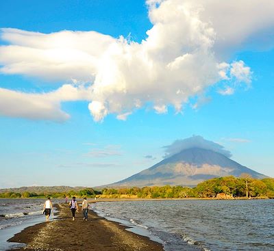 Circuit Nicaragua Costa Rica: du volcan actif de Masaya à Tortuguero, immersion en Amérique Centrale entre nature et rencontres
