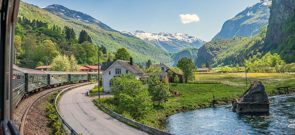 Découverte de la Norvège en transports locaux, en train et à bord de l’Express côtier, de sa capitale verte Oslo aux îles Lofoten