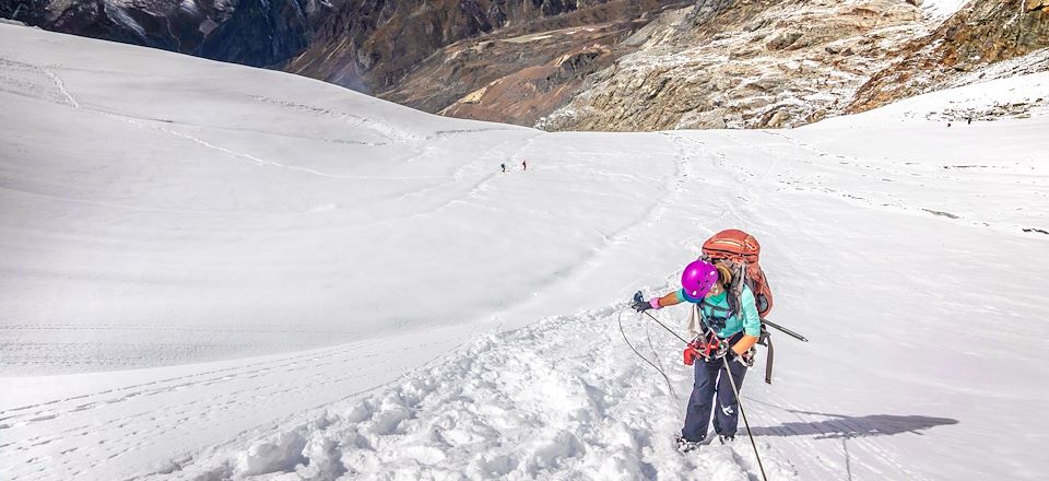 Trek et ascension du Mera Peak (6 476 m), vingt jours d'immersion en pays Sherpa dans le Solu Khumbu