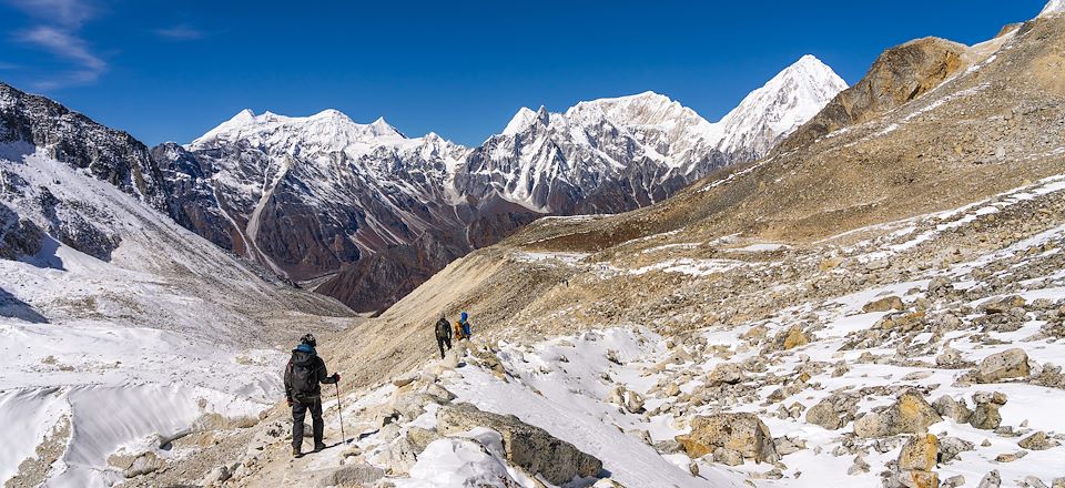 Tour du Manaslu : trek au Népal dans des paysages sauvages et riche en rencontres avec les ethnies Gurung et Samapa