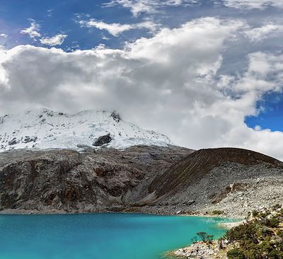 Trekking hors sentiers battus dans la Cordillère Blanche, de la Laguna 69 jusqu'à Chavin de Huantar, le berceau des Andes.