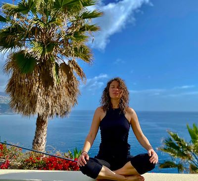 Ressourcement total sur la côte sud de l'île aux fleurs : rando et yoga à Madère, avec 4 nuits en maison d'hôtes face à l'océan