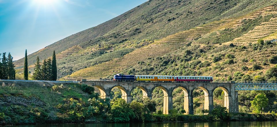 Une cité, un vin réputé, un fleuve, des randonnées. L'âme et l'essentiel d'une région incontournable du Portugal