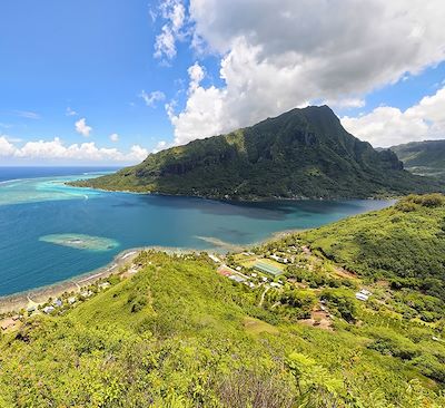 Entre terre et mer : Découverte des îles de Tahiti, Moorea, Raiatea, Tahaa et Huahine
