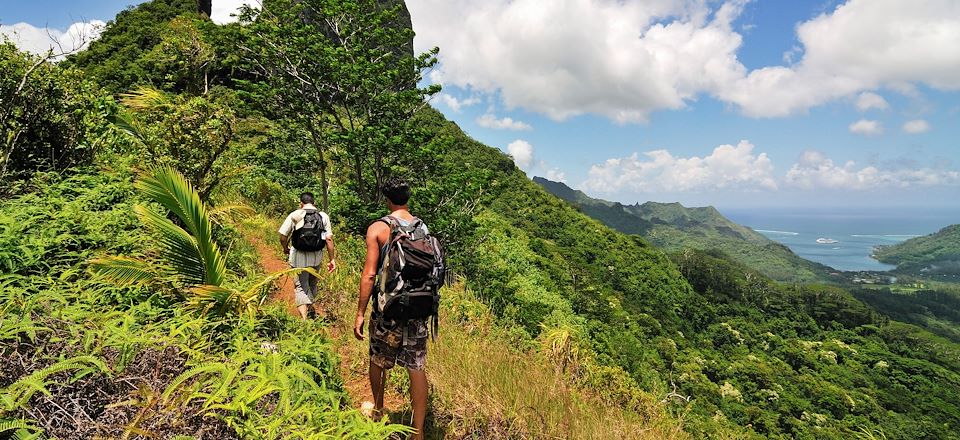 Les plus belles randonnées sur les îles de Tahiti, Moorea et Huahine, couplées au magnifique lagon des îles Raiatea et Tahaa 