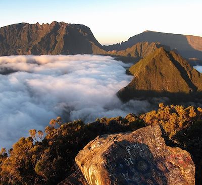 Randonnée sur le GR R2 avec cette traversée de l'île de la Réunion du nord au sud, une aventure créole et pédestre de 12 jours