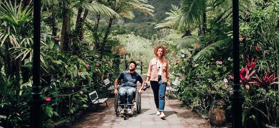 Voyage à La Réunion accessible aux personnes à mobilité réduite avec une découverte des sites incontournables de l’île.