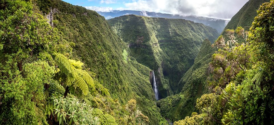 Les incontournables de la Réunion: rando dans les 3 cirques, ascension du volcan, cascades, tunnel de lave, villages créoles...