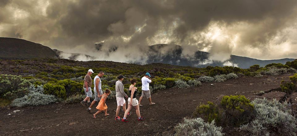 Rando modérée dans les cirques de Mafate, Cilaos, Salazie et ascension du piton de la Fournaise avec découverte du sud sauvage