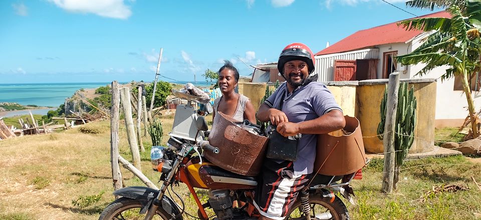 Découverte en scooter, à pied et en bateau des quatre coins de Rodrigues, petite perle perdue dans l'océan Indien !