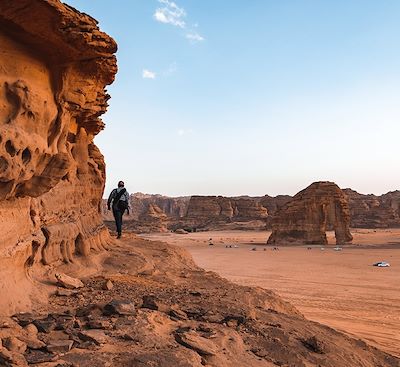 Voyage à travers l'Arabie Saoudite, de Riyad à Djeddah par Al-'Ula, révélant des merveilles cachées et une histoire ancienne 