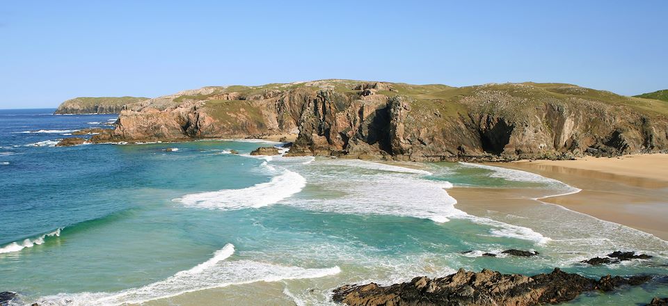 Un chapelet d'îles surprenantes et les terres mythiques du centre du pays. L'Ecosse incontournable.