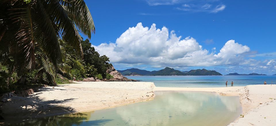 Découverte de Mahé, la Digue, Praslin, île de Curieuse avec balades, Snorkeling, sortie en kayak dans le lagon et vélo