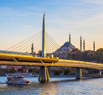 Embarquer pour une aventure inédite en train, de Paris à Istanbul, et découvrir les incontournables de la Turquie.