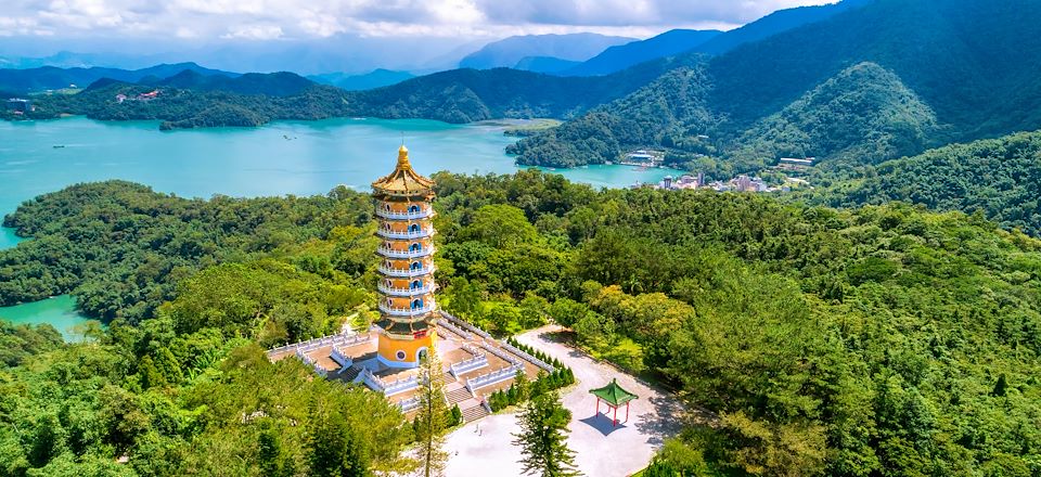Road trip en van pour découvrir Taiwan hors des sentiers battus et profiter d'un séjour balnéaire à Okinawa