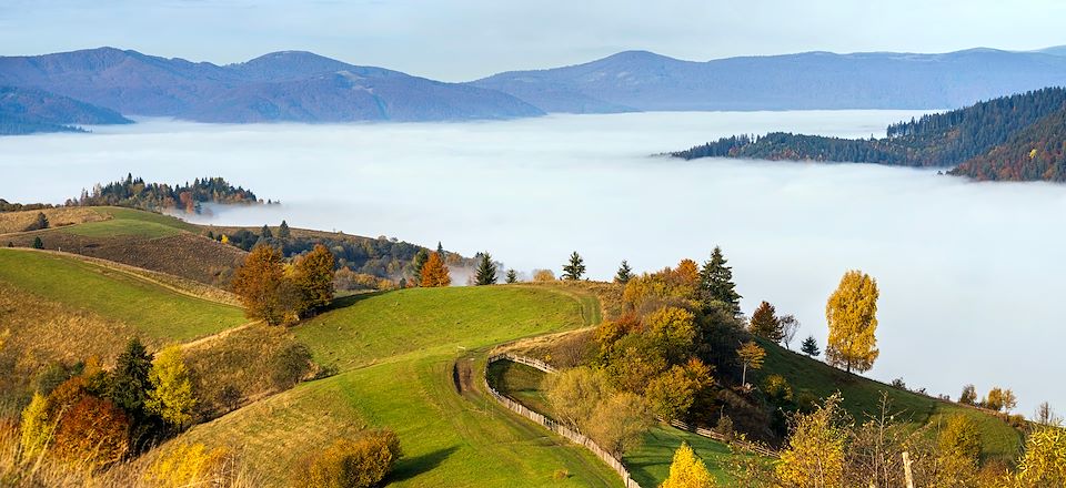 Exploration d'un oblast méconnu à l'ouest de l'Ukraine : balades, châteaux médiévaux, et églises en bois... A découvrir.