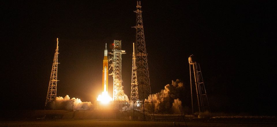 Lancement de la mission Artemis 2 vers la Lune, la première avec des astronautes depuis 1972, et visite du Kennedy Space Center