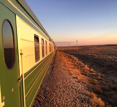 Voyage en train à bord de l'Orient Silk Road Express à travers le Kazakhstan, le Kirghizistan, l'Ouzbékistan et le Tadjikistan