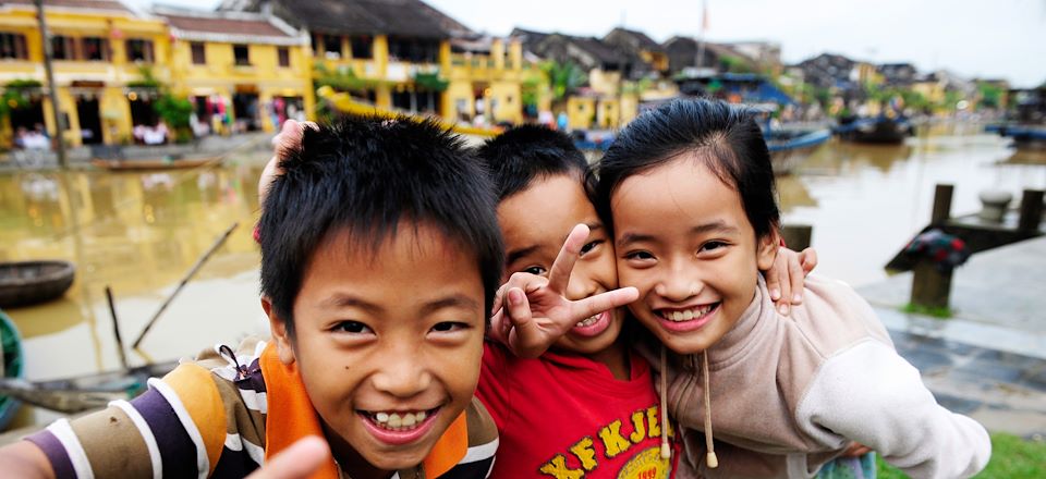 Voyage au Vientam en famille hanoi, rando à Mai chau, baie d'halong, hué et plage d'hoi an : parsemé d'activité originales!