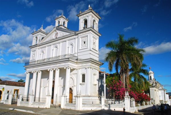 Façade de l'église Suchitoto