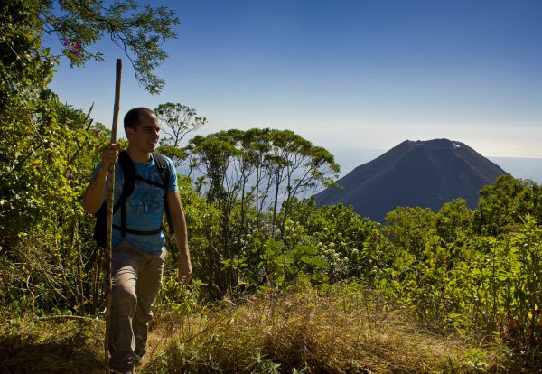 Autre point de vue sur le volcan Izalco