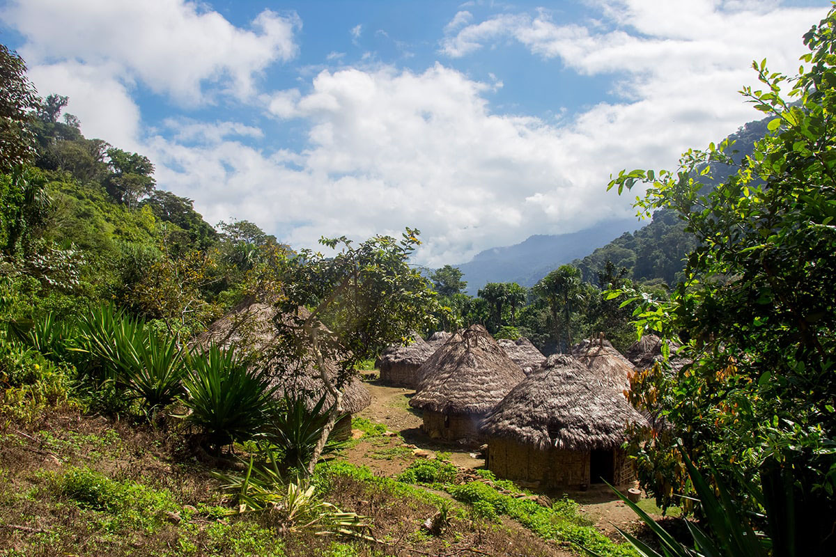 Habitations kogis dans la Sierra Nevada de Santa Marta en Colombie