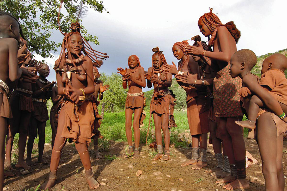 Danses et chants chez les Himbas