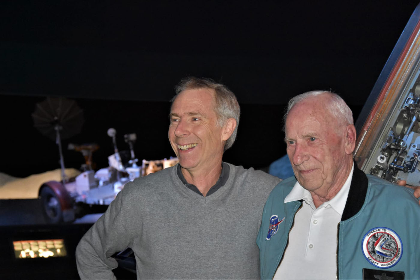 Benoît Sagaro et l’astronaute américain Al Worden, pilote du module de commande d’Apollo 15 (décédé le 17 mars 2020), à Houston, octobre 2019