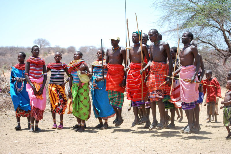 Danses traditionnelles chez les Massai en Tanzanie