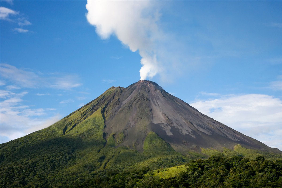 Le volcan Arenal au Costa Rica