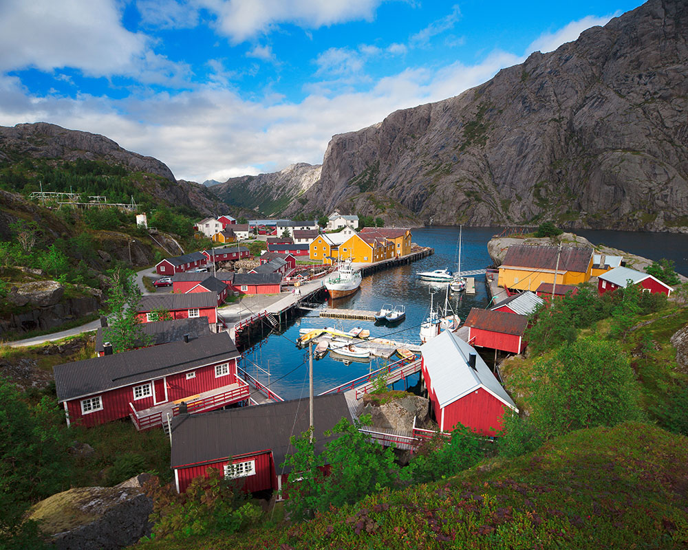 Le village de Nusfjord à  Flakstadøya dans les îles Lofoten en Norvège