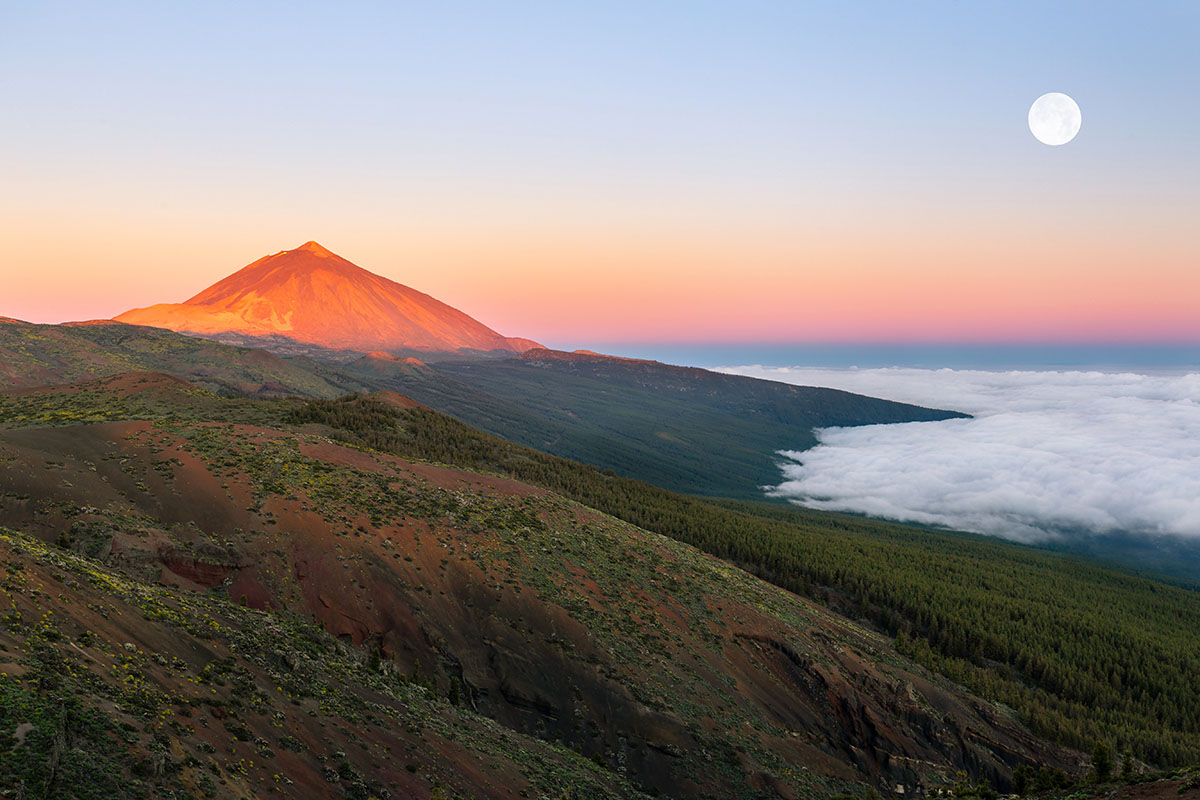 Lever de soleil sur le pic du Teide à Tenerife